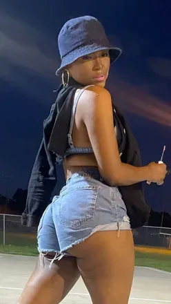 @onlyninanicole