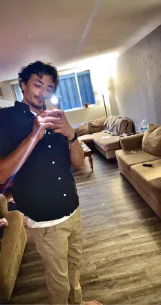 @everyonecallzme_e