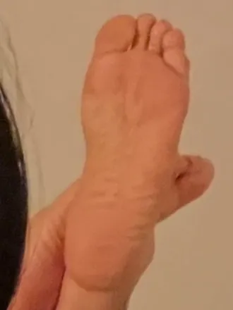 @feet_toes-soles