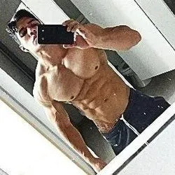 @tommy_rocket