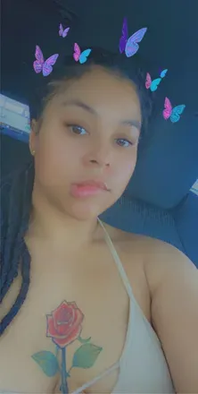 @deelynnm