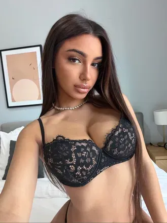 @onlylovestella