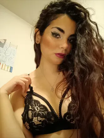 @scarlet_leonine