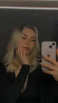 @mischkaxoxo