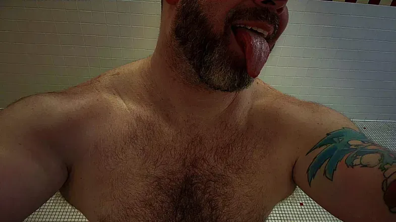 @loves2lickpink