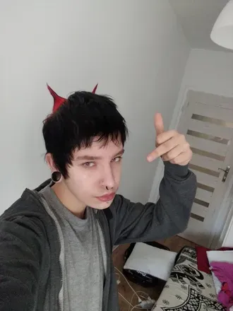 @justwiktor