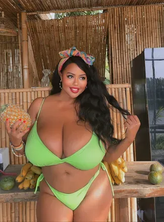 @moniquejai