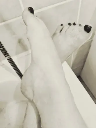 @feet_cravings