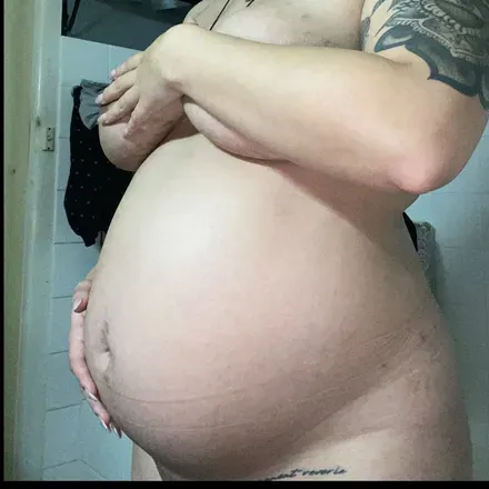 @pregnantninaa