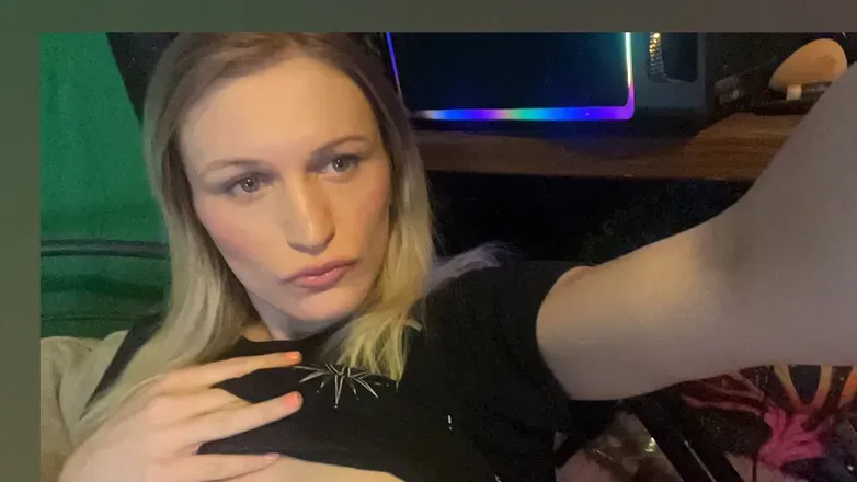 @courtneytstar