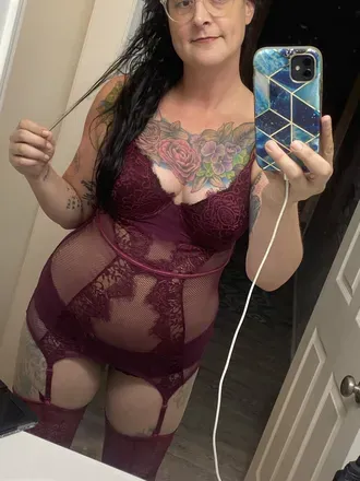 @tattedtitsandplants