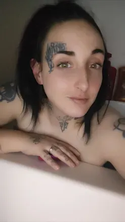 @skylarrabbit