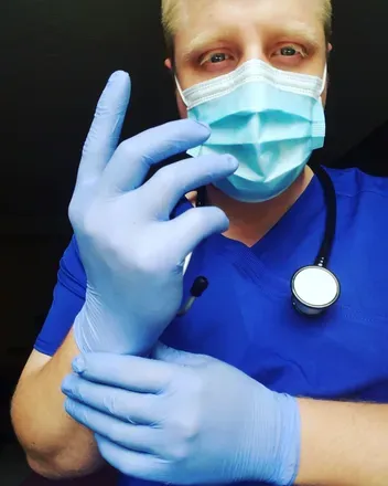 @glovely_scrubs