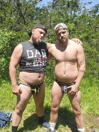 @countrygoonercouple