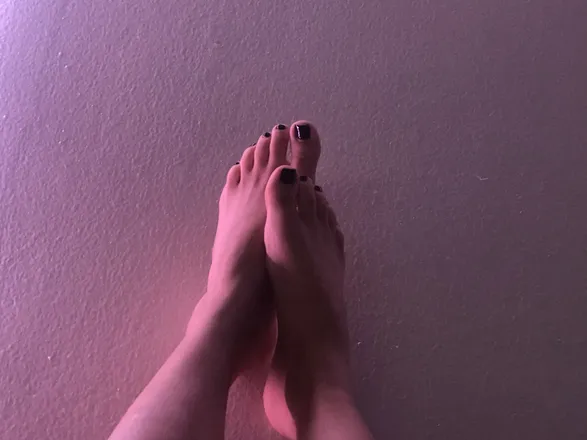 @queentoes0