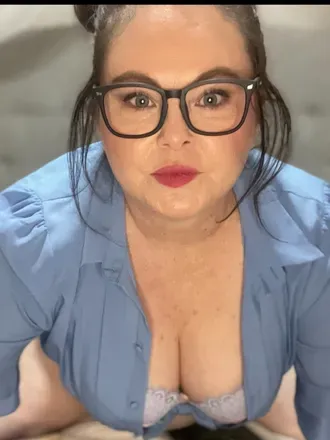 @vivienneveerose