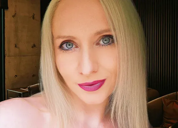 @thealexalondon