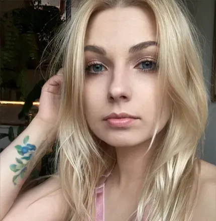 @ladymelpomena