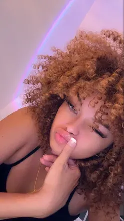 @yazxxxclusive