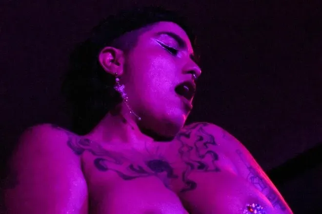 @massivehairyholes
