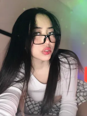 @peachylennie