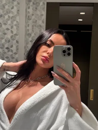 @itsoliviajames