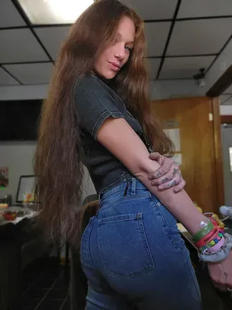 @g0ddessm0mmy