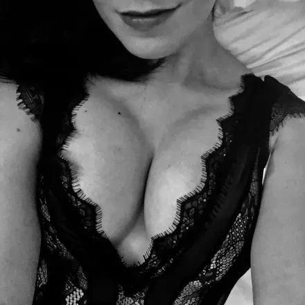 @tits-and-sass