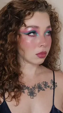 @waifuhelly