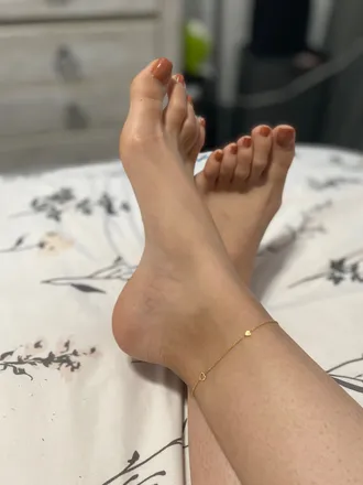 @footsies.bby