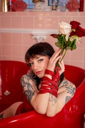 @poppyscarlettt