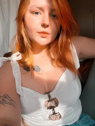 @queenladyred