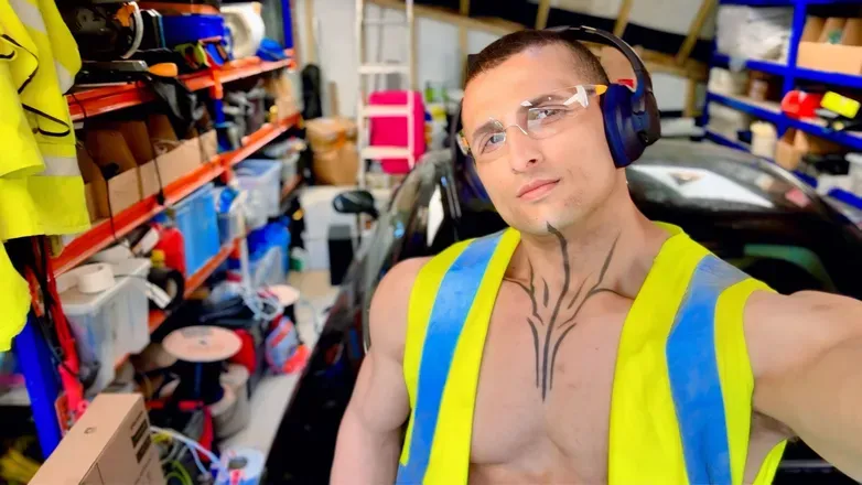 @mansursexyboy