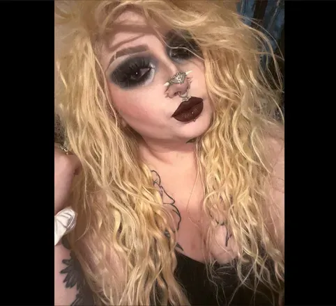 @gothicc-bimbo