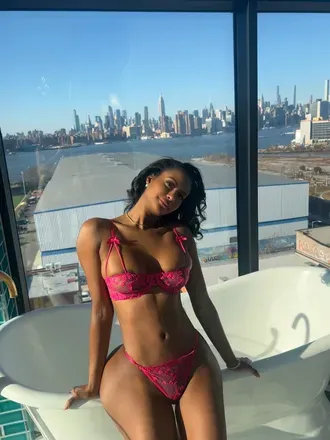 @heatherblakelylive