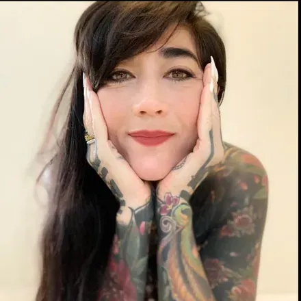 @ladakealani