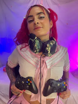 @naomytatss