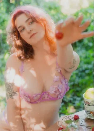 @hhannahraee