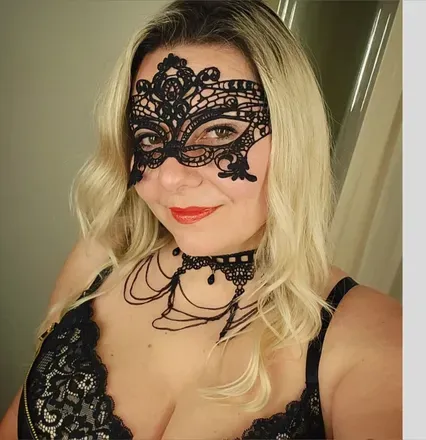 @domina_lady_lana