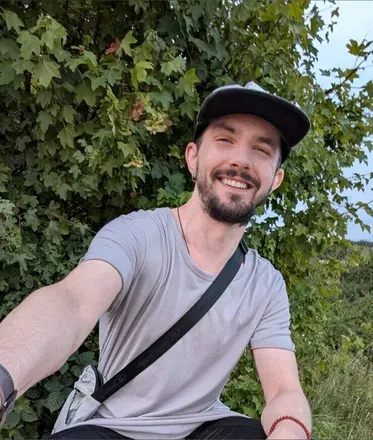 @alecsgayworld