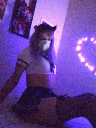 @tinypinkydrink
