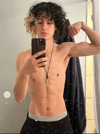 @kinky.kenn
