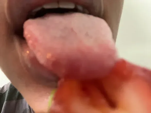 @royal_ebony_tongue
