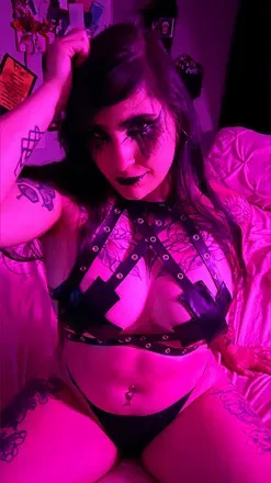 @faelyngray