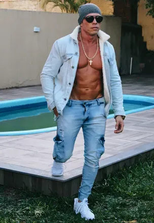 @u81112383
