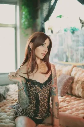 @temptresseevie