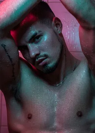 @quierotudona