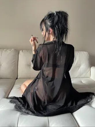 @thereignrose