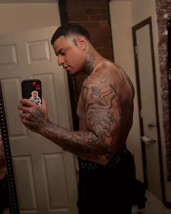 @tattedlightskin29