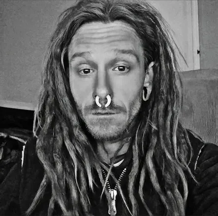 @hippienick420